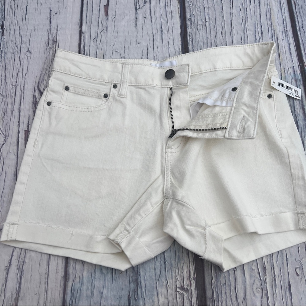 Daily Ritual Women's White(Cream) Denim Turn-Cuff Shorts Size 27 - Picture 3 of 13